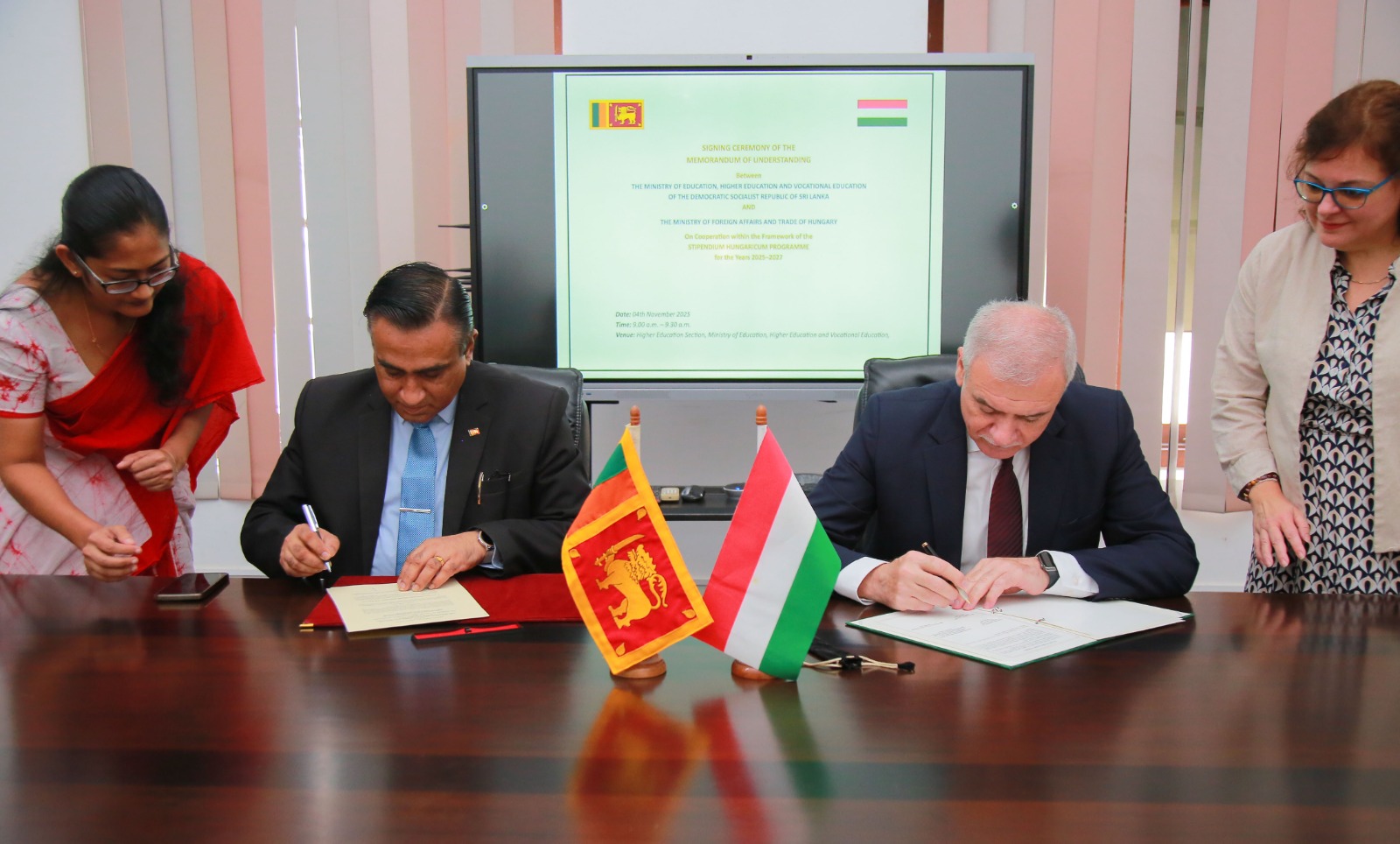 Ambassador István Szabó signed a memorandum of understanding in Colombo on the Hungarian-Sri Lankan Stipendium Hungaricum scholarship program for the years 2025–2027 on November 4, 2025.